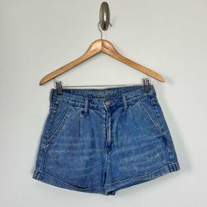 American Eagle Cuffed Mom Shorts Size 6